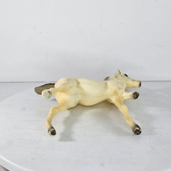 Breyer Horse Proud Arabian Foal Matte Alabaster Traditional Model No Mold Mark - Picture 8 of 15